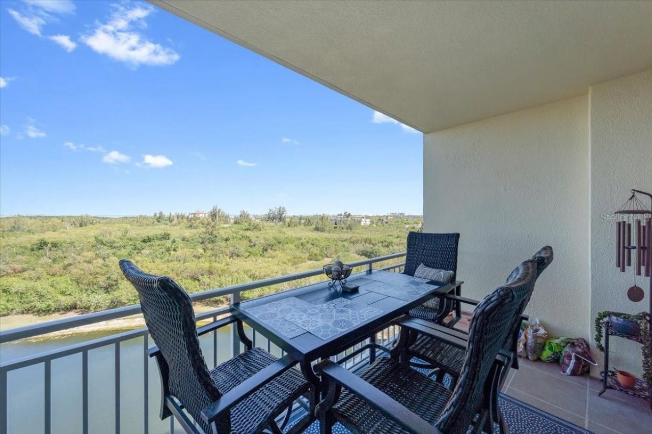 10851 Mangrove Cay Lane Ne, Unit 712, Saint Petersburg, FL 33716 Photo