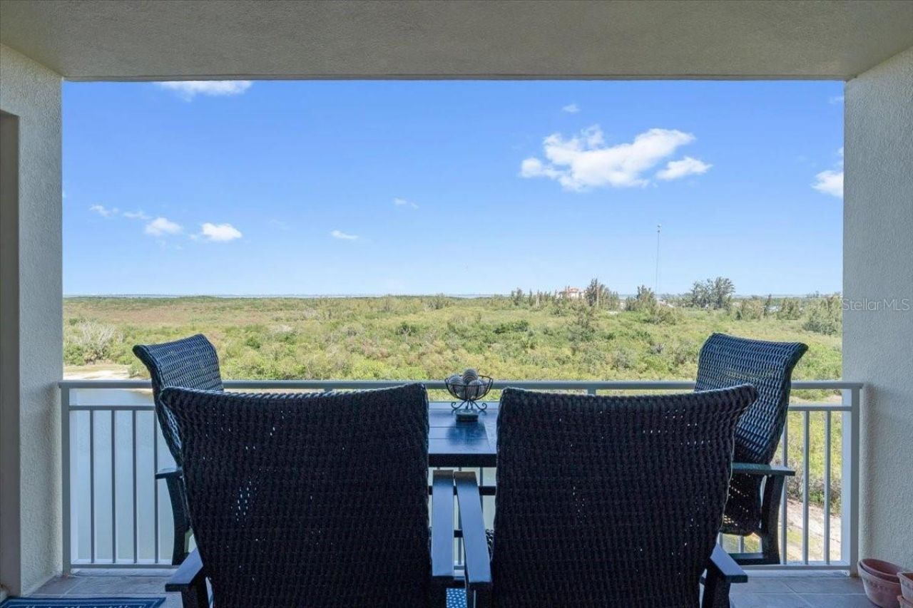 10851 Mangrove Cay Lane Ne, Unit 712, Saint Petersburg, FL 33716 Photo