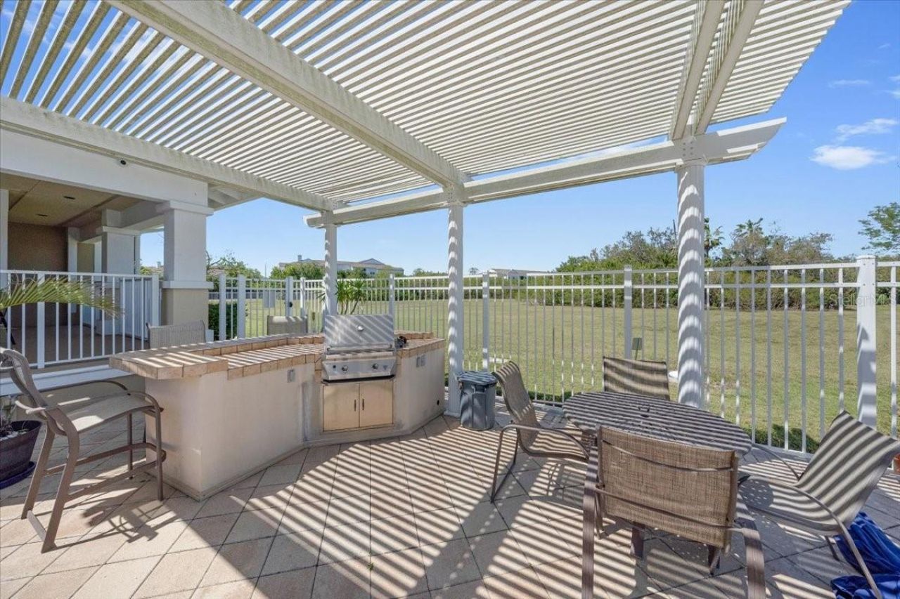 10851 Mangrove Cay Lane Ne, Unit 712, Saint Petersburg, FL 33716 Photo