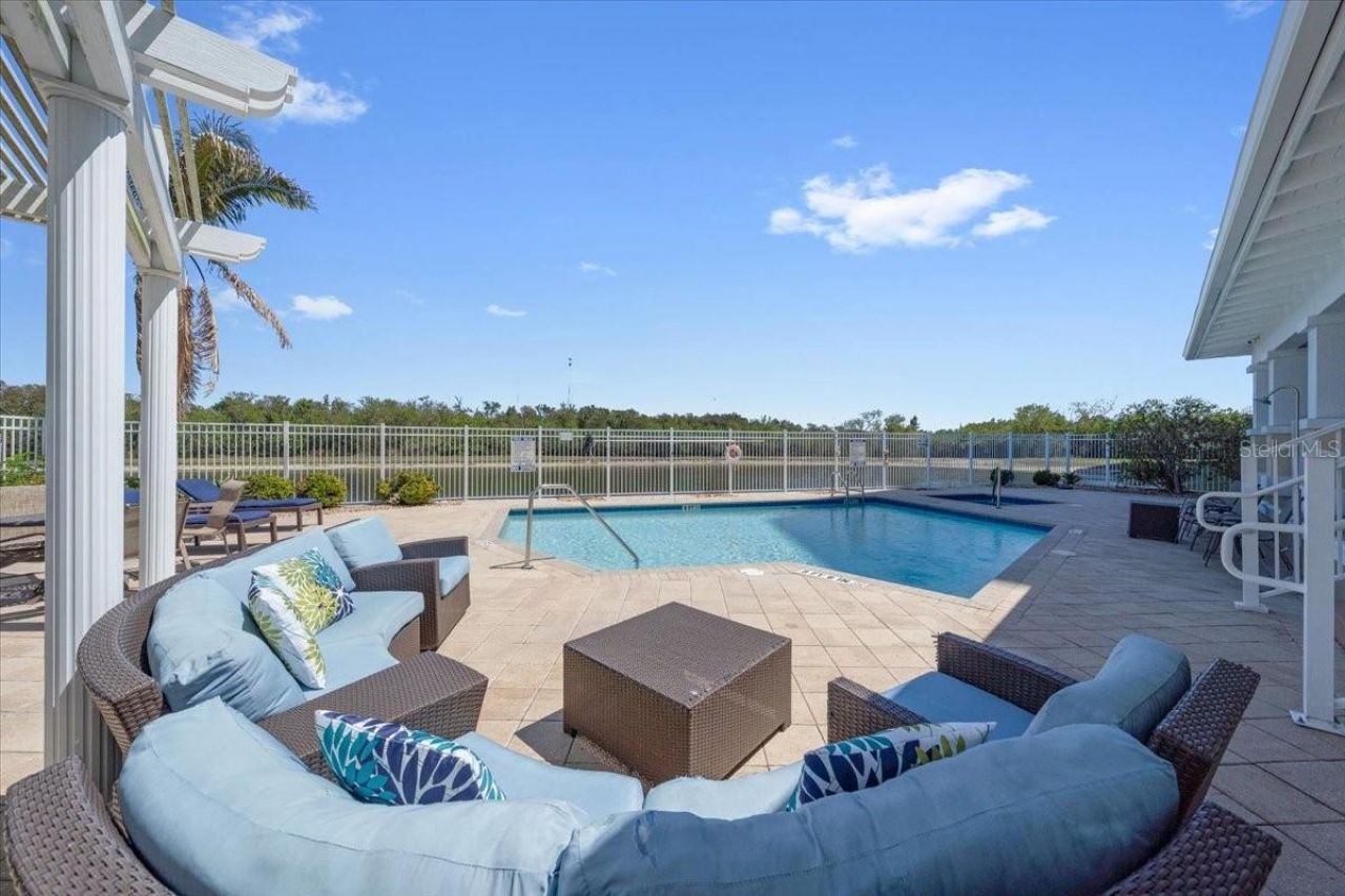 10851 Mangrove Cay Lane Ne, Unit 712, Saint Petersburg, FL 33716 Photo