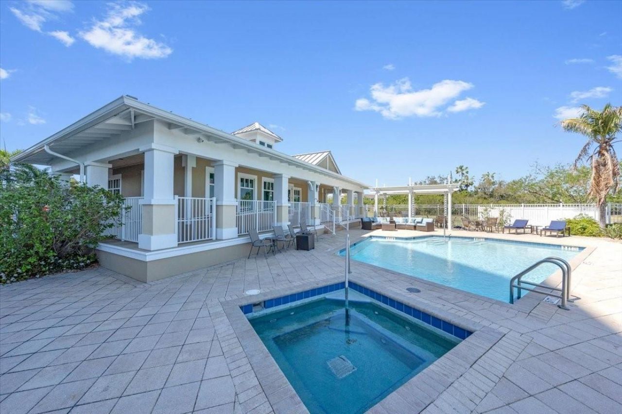 10851 Mangrove Cay Lane Ne, Unit 712, Saint Petersburg, FL 33716 Photo