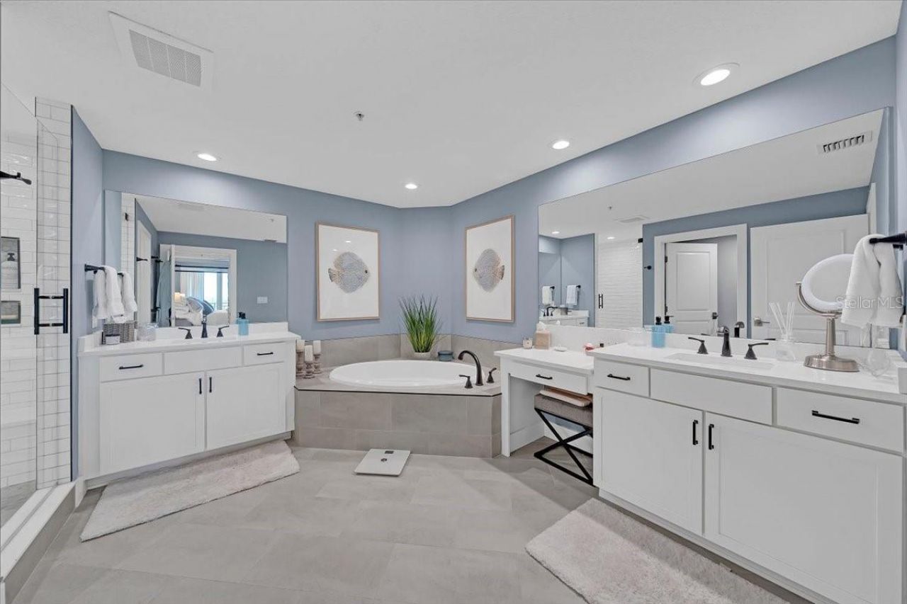 10851 Mangrove Cay Lane Ne, Unit 712, Saint Petersburg, FL 33716 Photo