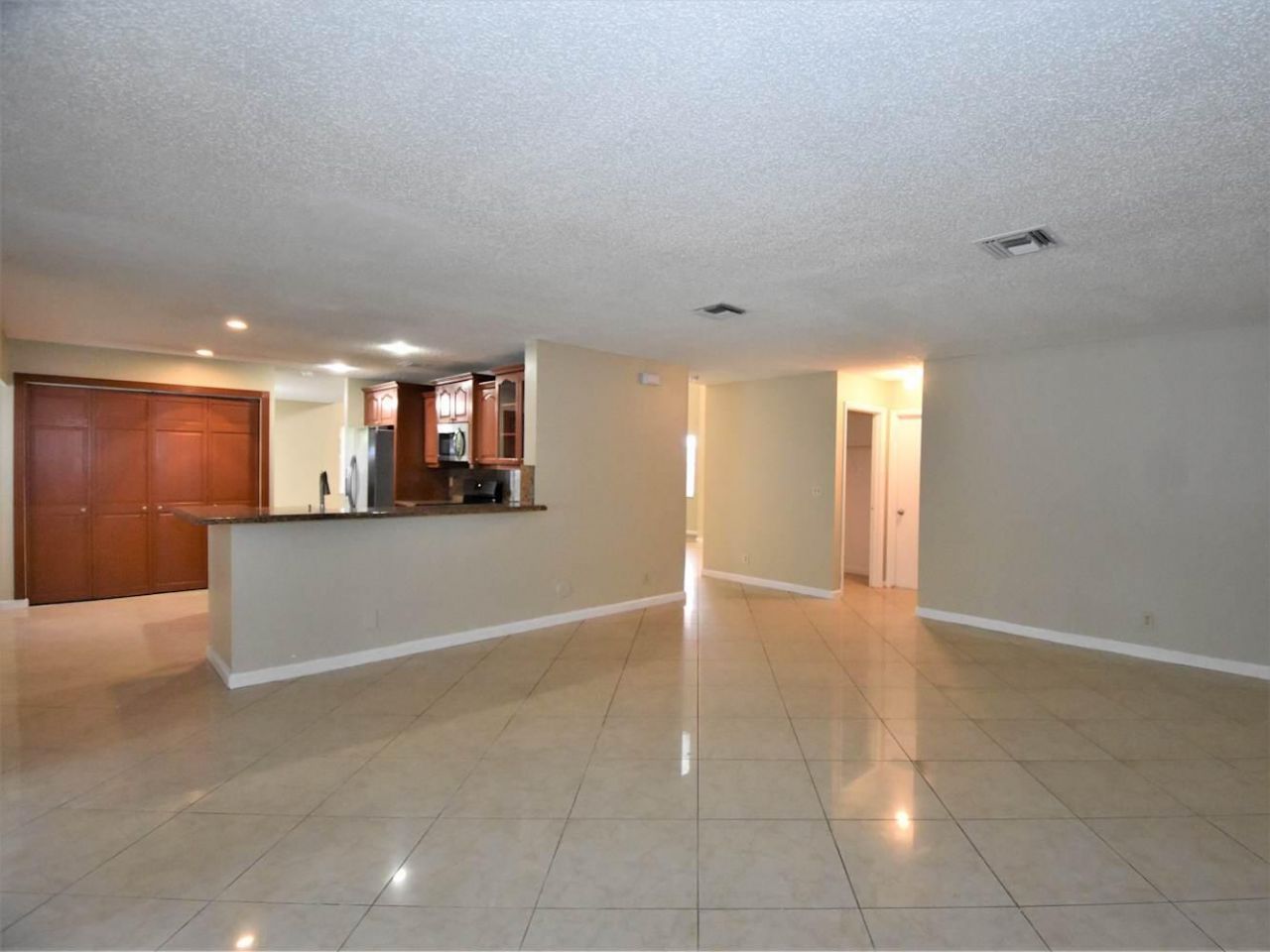 10101 SW 9th Lane, Pembroke Pines, FL 33025 Photo