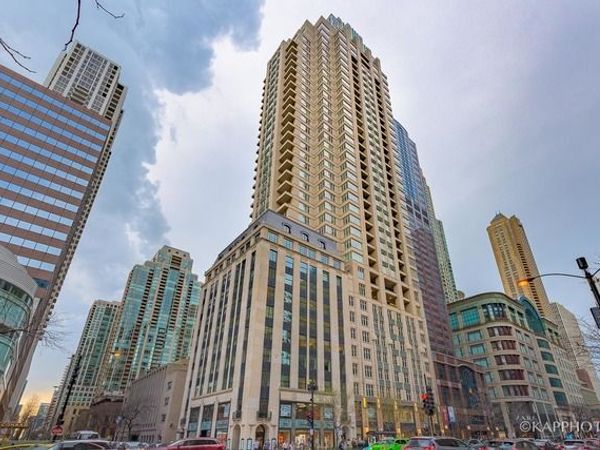 118 E Erie Street , Unit 15A, Chicago, IL 60611