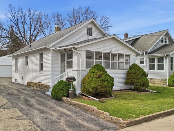 318 Spruce Street , Dixon, IL 61021