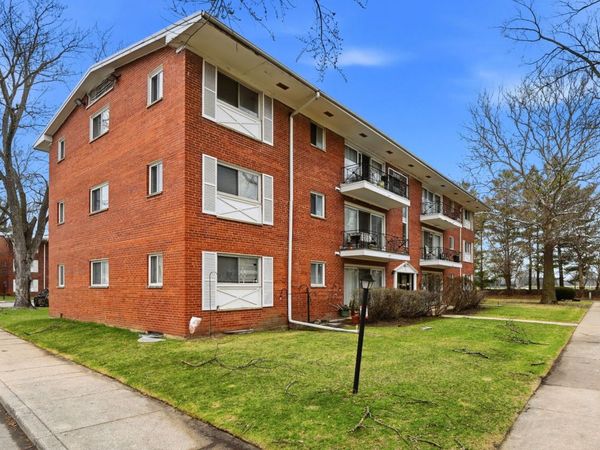 10111 Old Orchard Court , Unit 304, Skokie, IL 60076