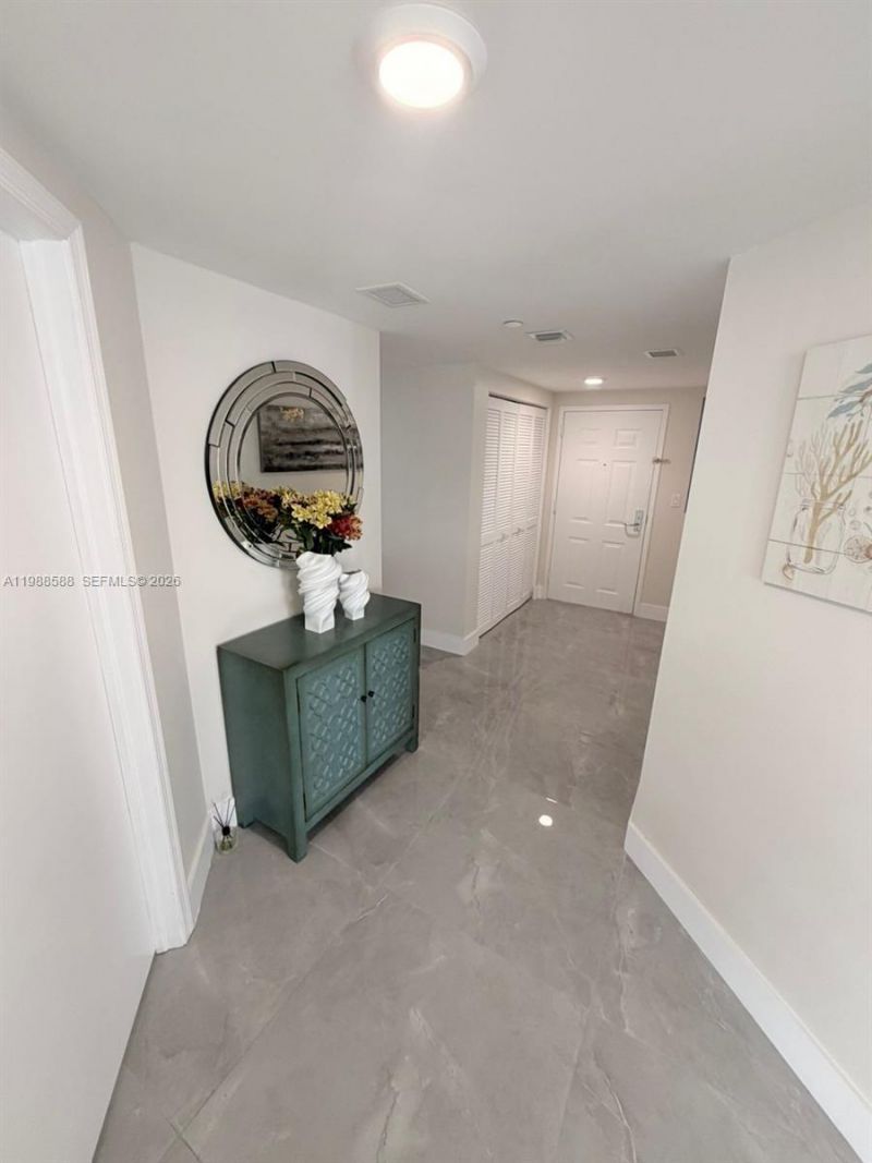 19501 W Country Club Dr, Unit 2204, Aventura, FL 33180 Photo