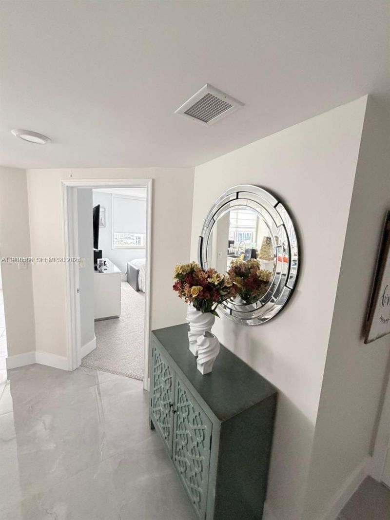 19501 W Country Club Dr, Unit 2204, Aventura, FL 33180 Photo