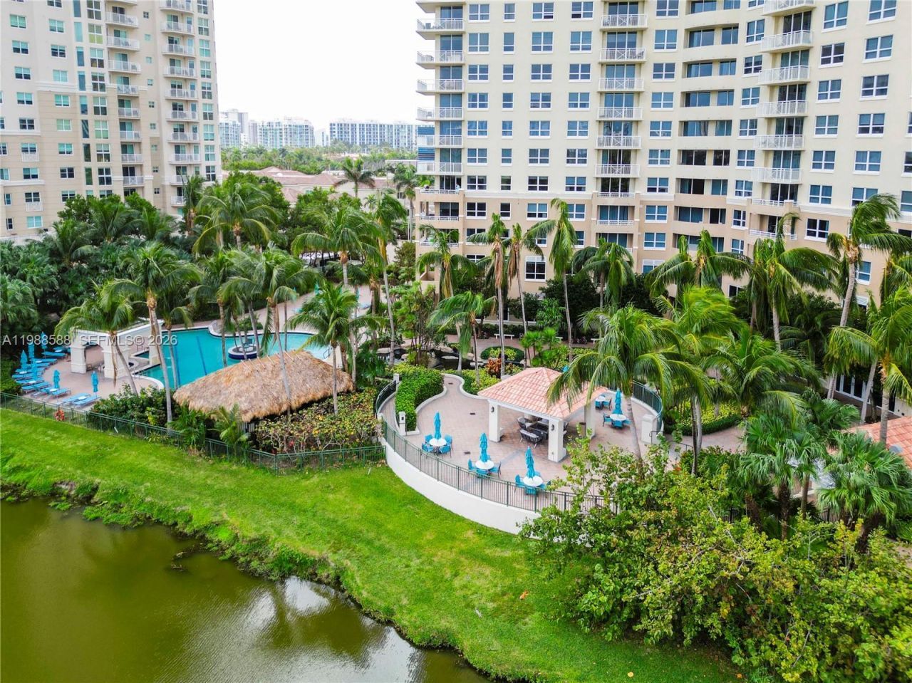 19501 W Country Club Dr, Unit 2204, Aventura, FL 33180 Photo