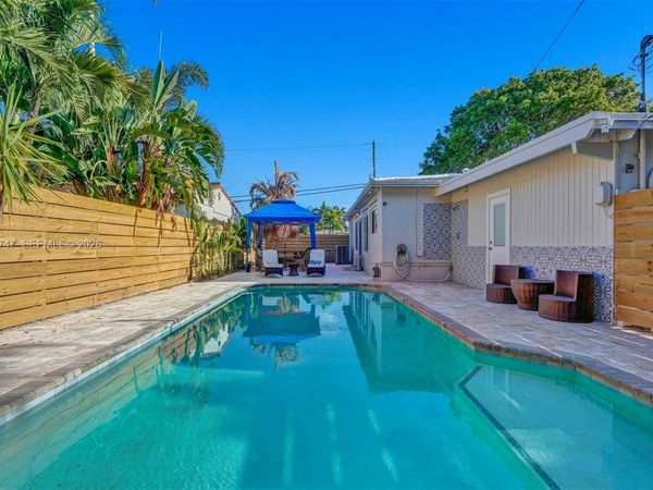 1800 N Victoria Park Rd , Fort Lauderdale, FL 33305