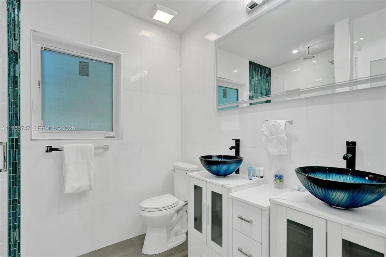 1800 N Victoria Park Rd , Fort Lauderdale, FL 33305 Photo