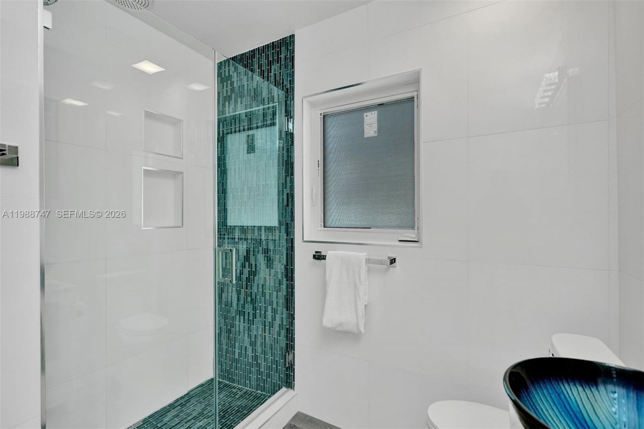 1800 N Victoria Park Rd , Fort Lauderdale, FL 33305 Photo