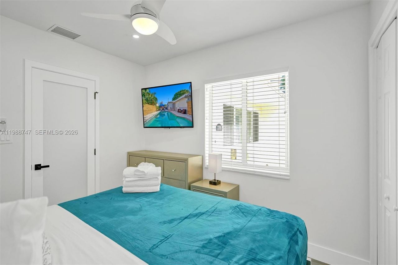 1800 N Victoria Park Rd , Fort Lauderdale, FL 33305 Photo