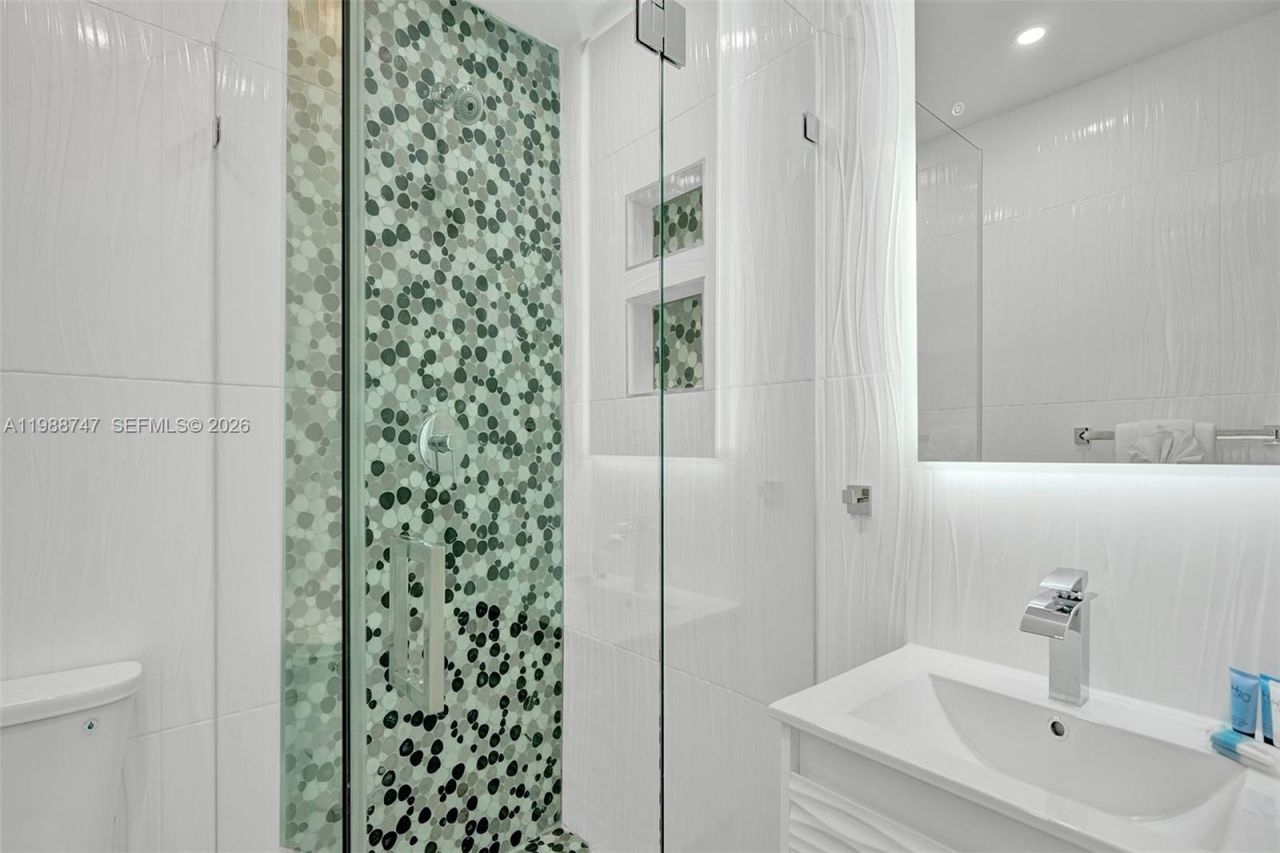 1800 N Victoria Park Rd , Fort Lauderdale, FL 33305 Photo