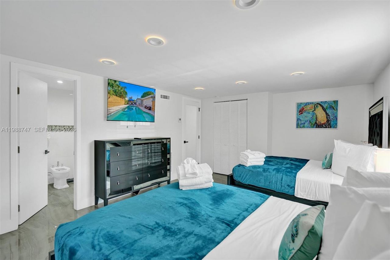 1800 N Victoria Park Rd , Fort Lauderdale, FL 33305 Photo