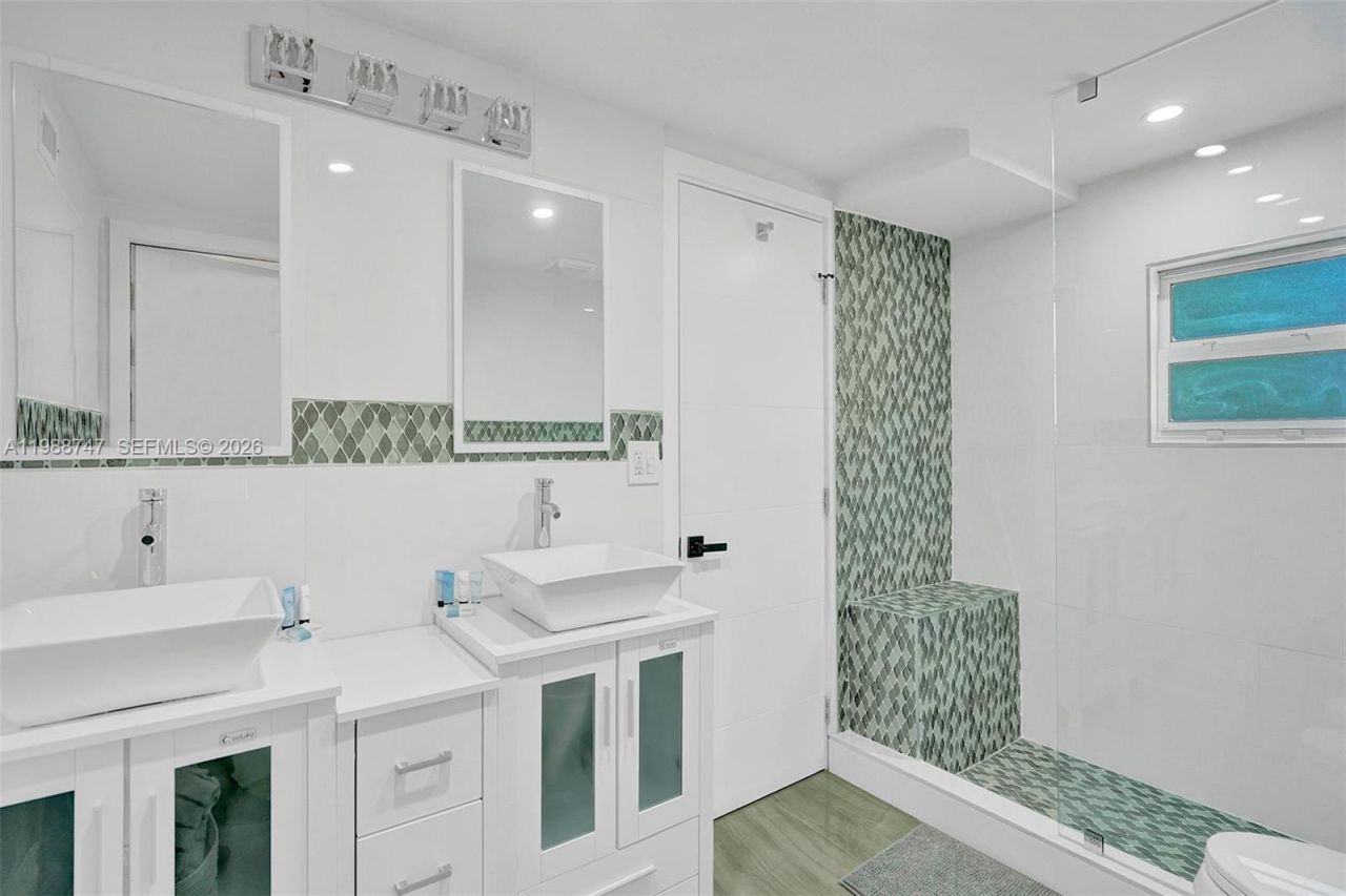 1800 N Victoria Park Rd , Fort Lauderdale, FL 33305 Photo