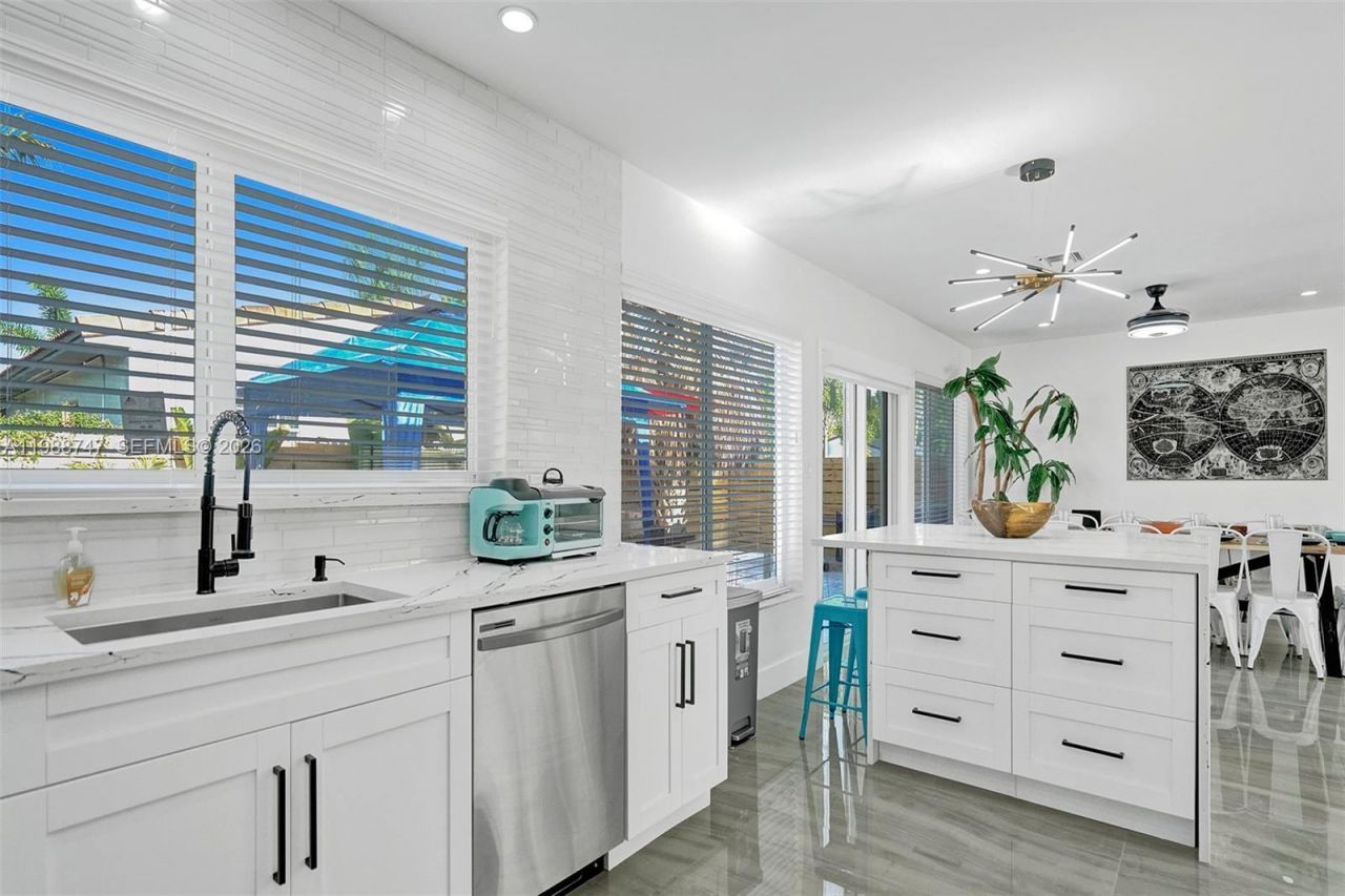 1800 N Victoria Park Rd , Fort Lauderdale, FL 33305 Photo