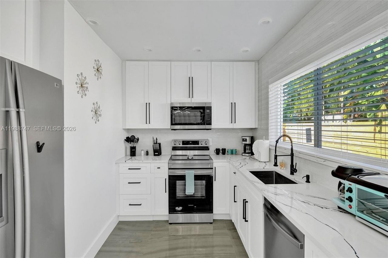 1800 N Victoria Park Rd , Fort Lauderdale, FL 33305 Photo