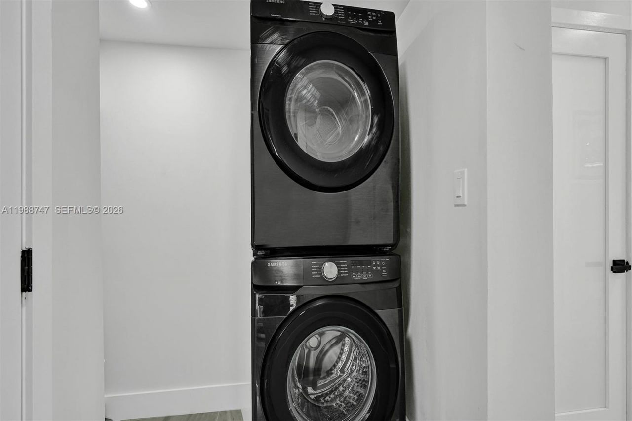 1800 N Victoria Park Rd , Fort Lauderdale, FL 33305 Photo