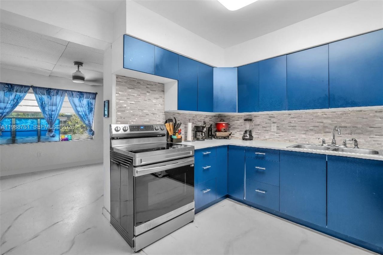 1300 NE 137th St , North Miami, FL 33161 Photo