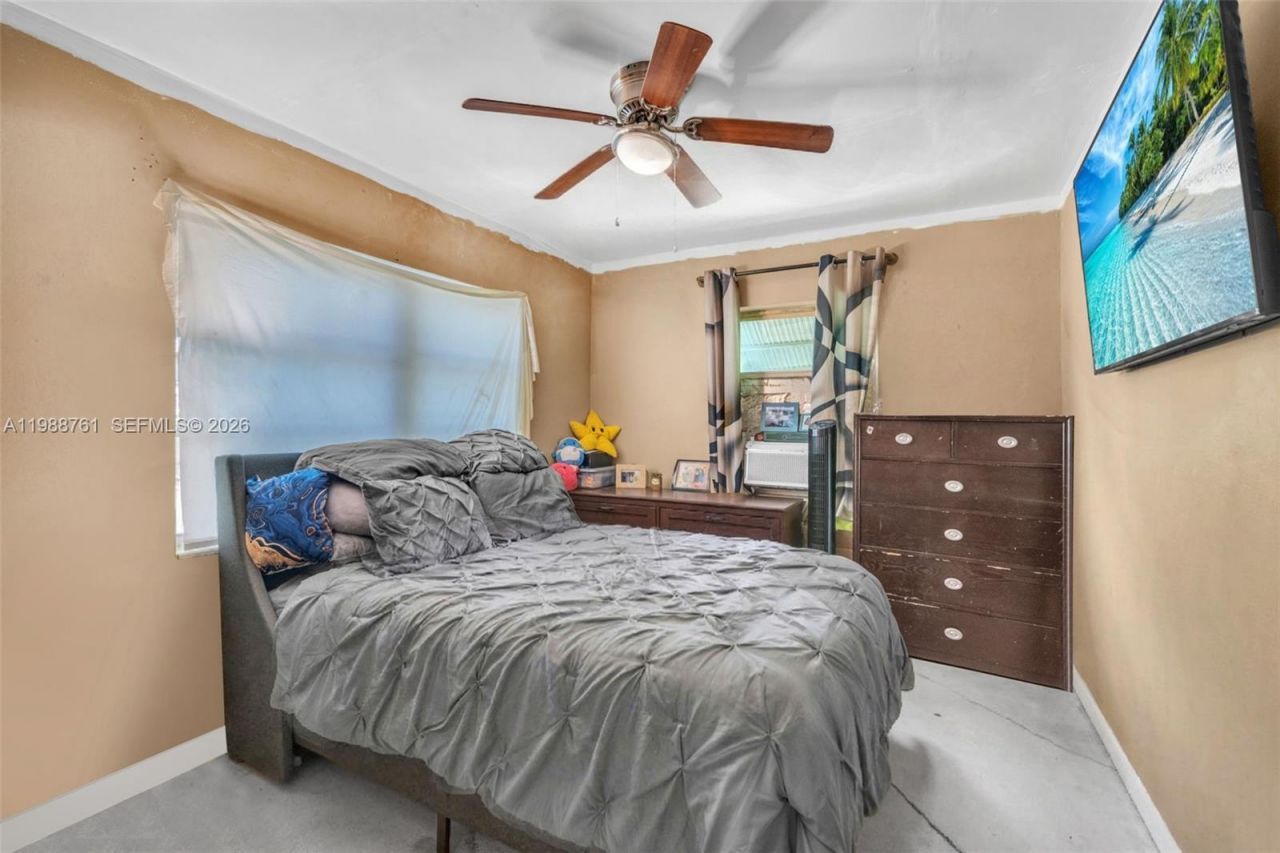 1300 NE 137th St , North Miami, FL 33161 Photo