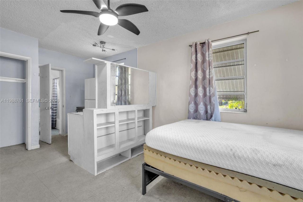 1300 NE 137th St , North Miami, FL 33161 Photo