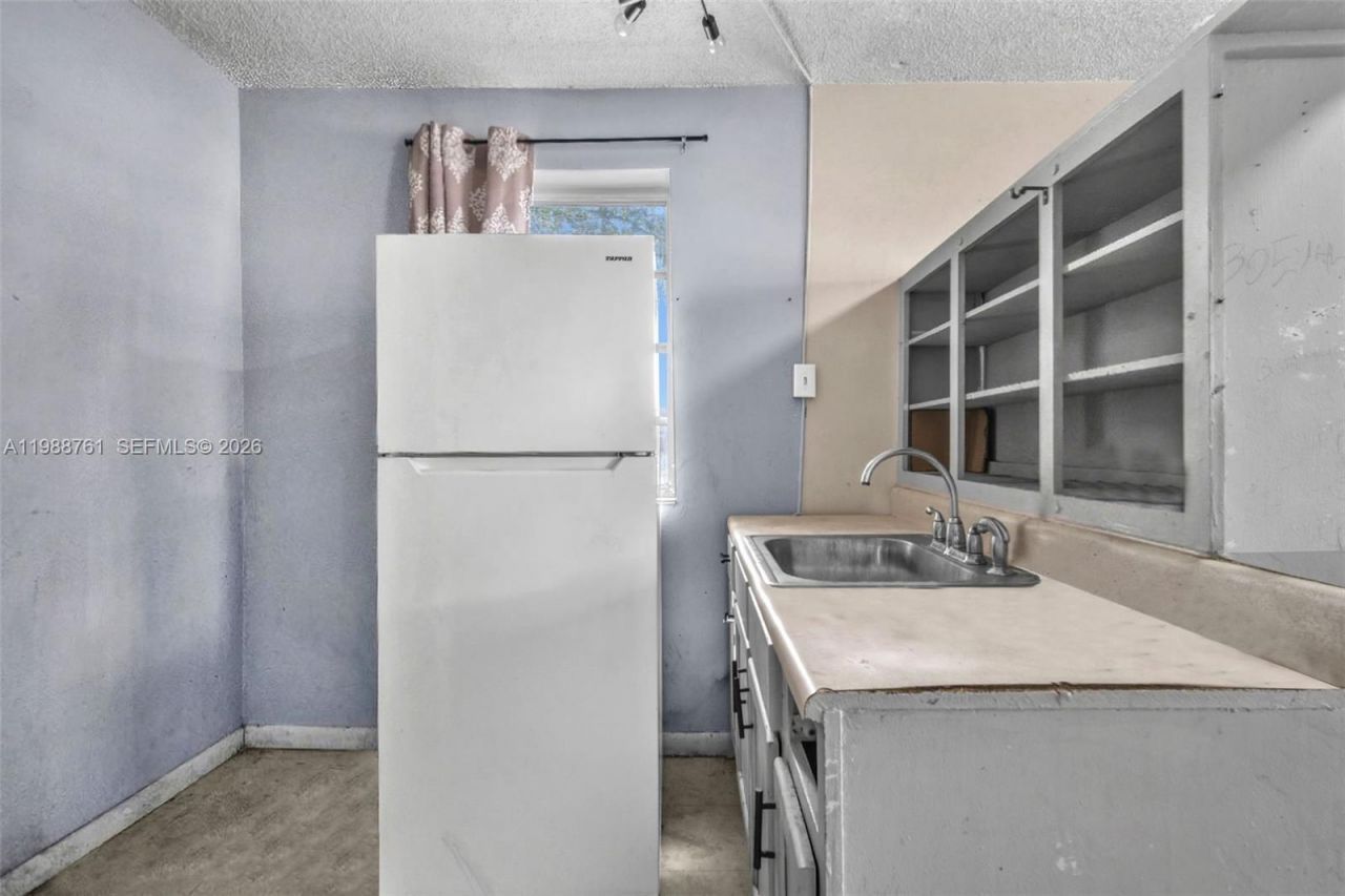 1300 NE 137th St , North Miami, FL 33161 Photo