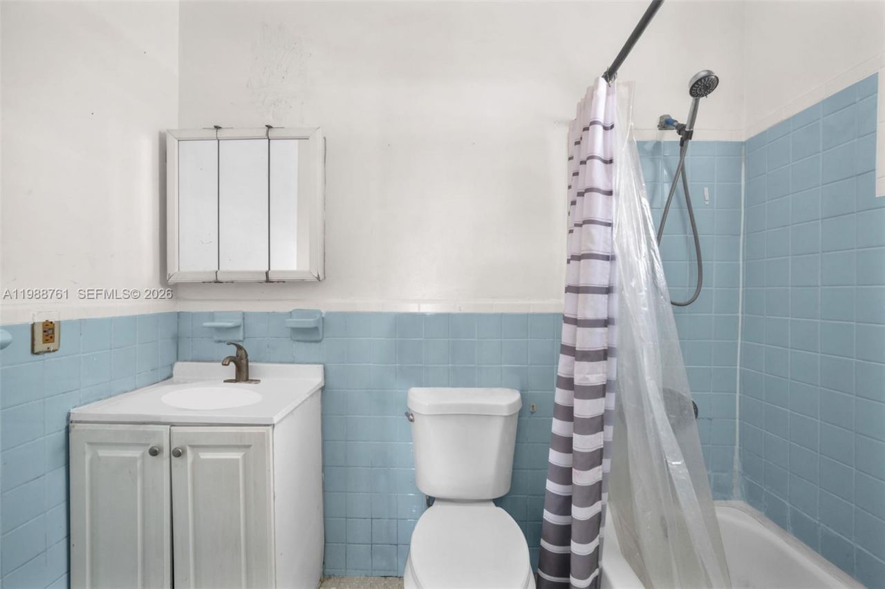 1300 NE 137th St , North Miami, FL 33161 Photo