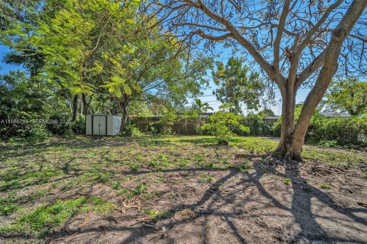 1300 NE 137th St , North Miami, FL 33161 Photo