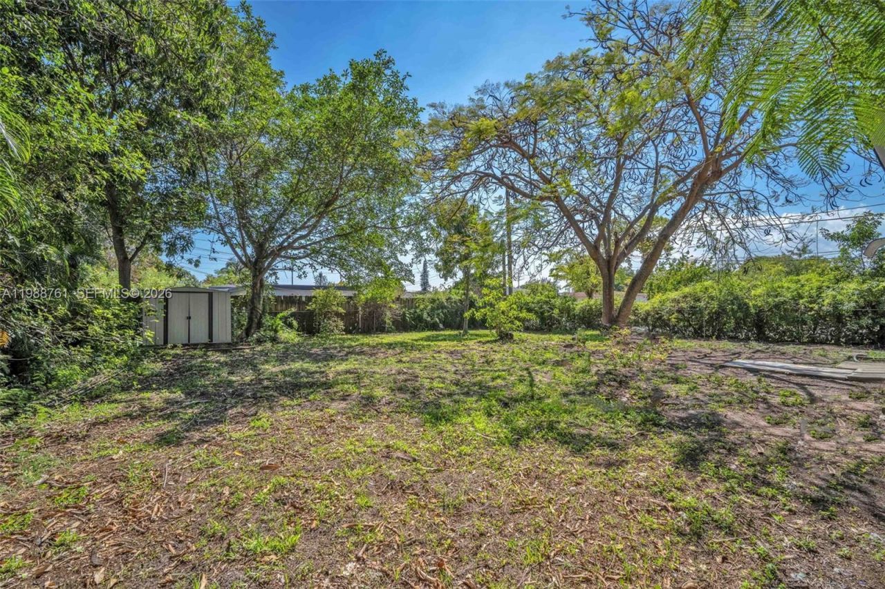 1300 NE 137th St , North Miami, FL 33161 Photo