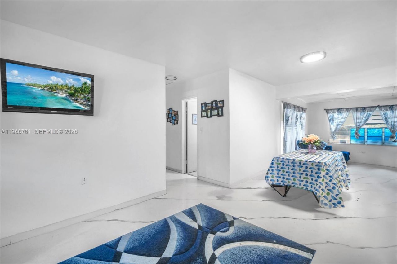 1300 NE 137th St , North Miami, FL 33161 Photo