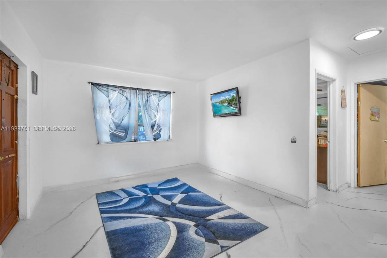 1300 NE 137th St , North Miami, FL 33161 Photo