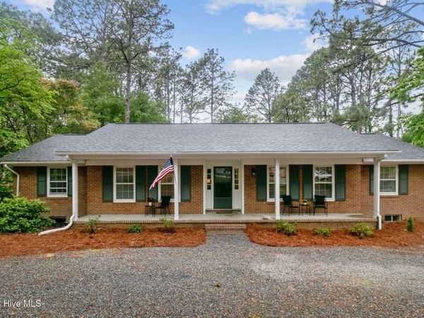 450 Crestview Road , Southern Pines, NC 28387