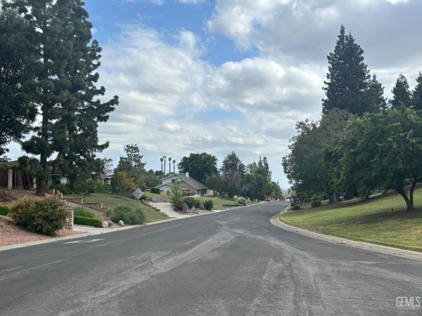 4120 Flintridge Drive, Bakersfield, CA 93306