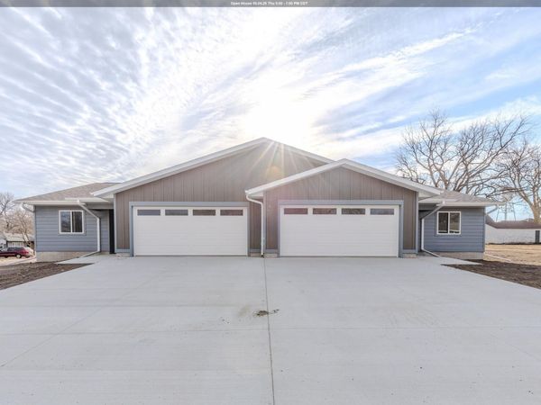306 W 1st Street, Unit A, Lake Park, IA 51347