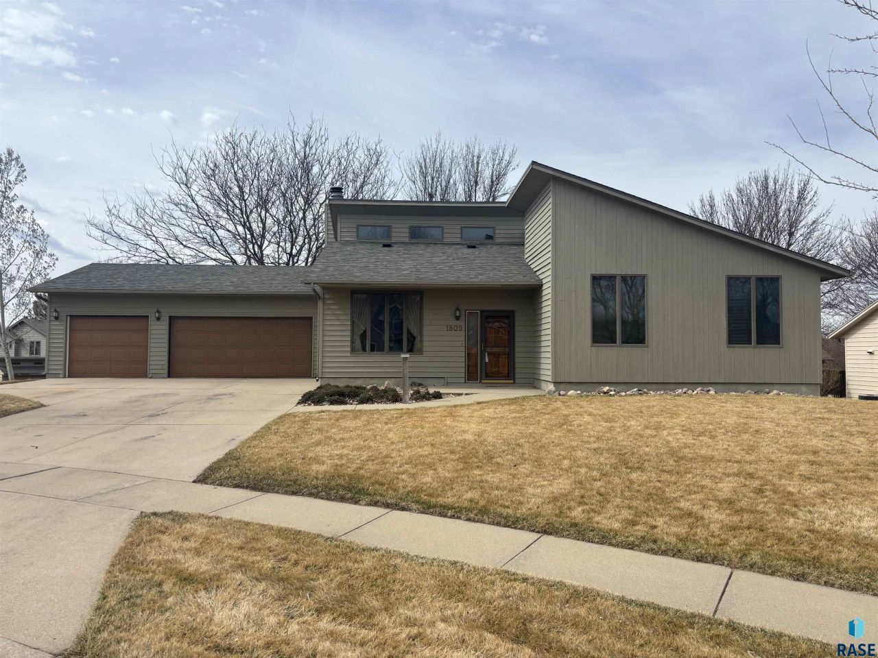1809 S Remington Cir Sioux Falls, SD 57106