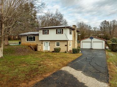 360 Hickory Hill Drive, Monticello, KY 42633