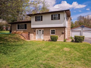 360 Hickory Hill Drive, Monticello, KY 42633