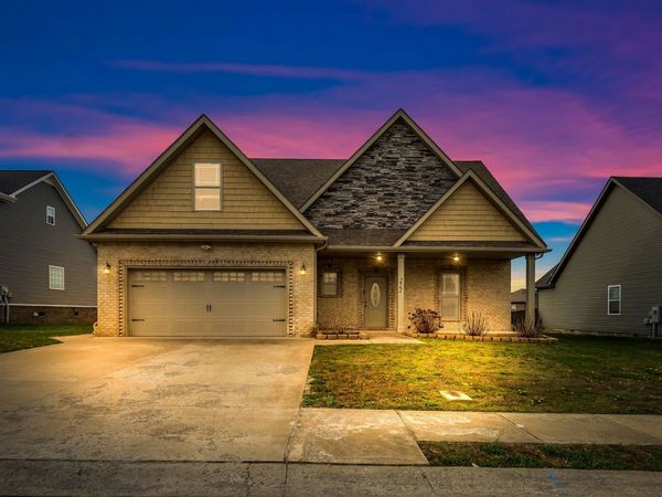 222 Ledina Ct , Clarksville, TN 37043