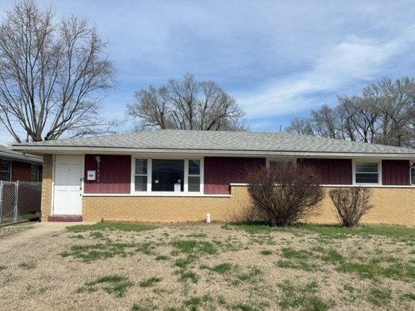 3001 Jefferson Avenue , East St. Louis, IL 62205