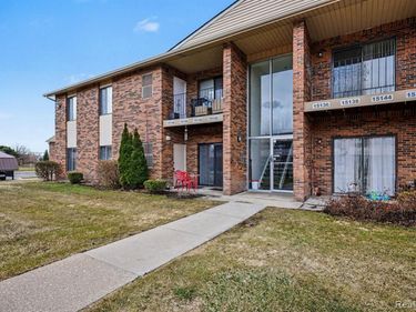 15142 Seagull Unit#17 Drive, Sterling Heights, MI 48313