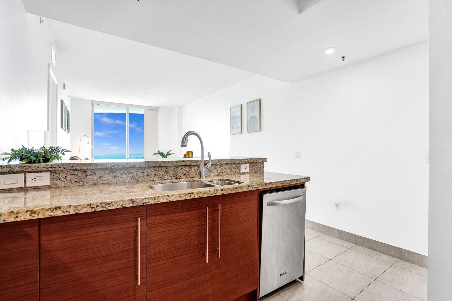 2641 N Flamingo Road, Unit 2105n, Sunrise, FL 33323 Photo
