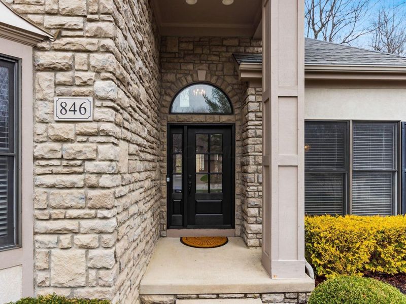 846 Aylesbury Drive, Columbus, OH 43230 Photo 4