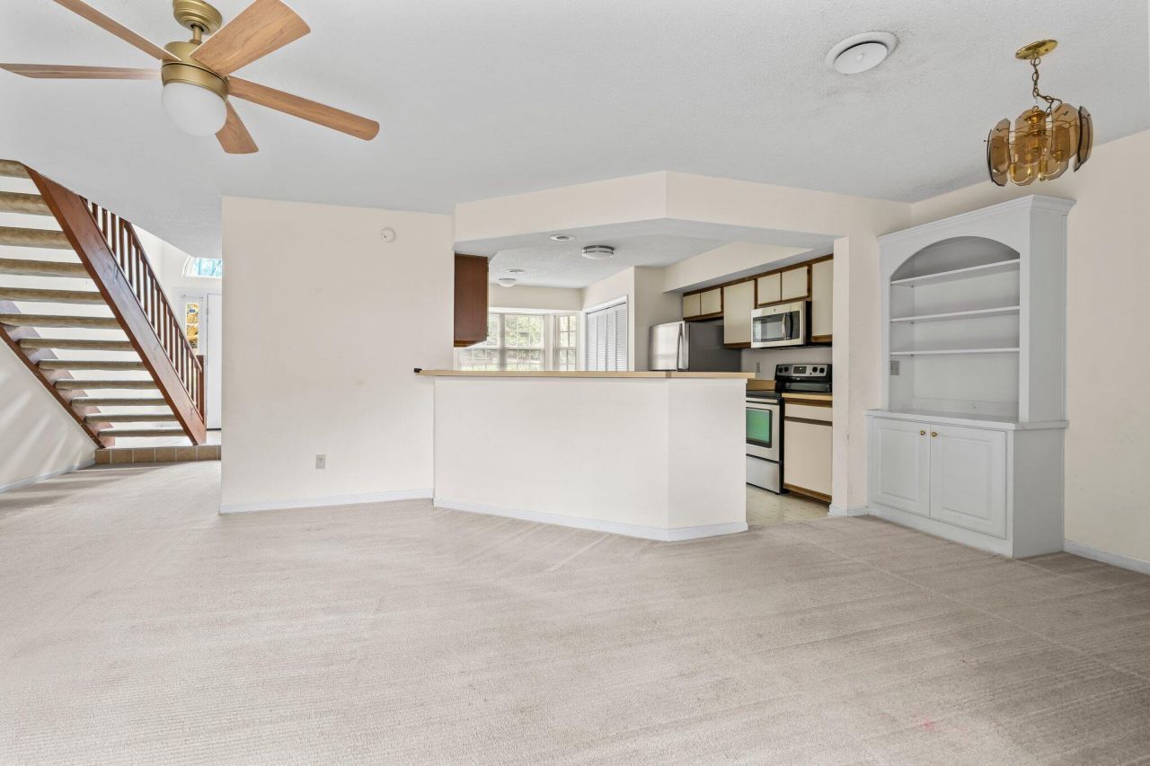 1150 Monaco Drive Photo 3