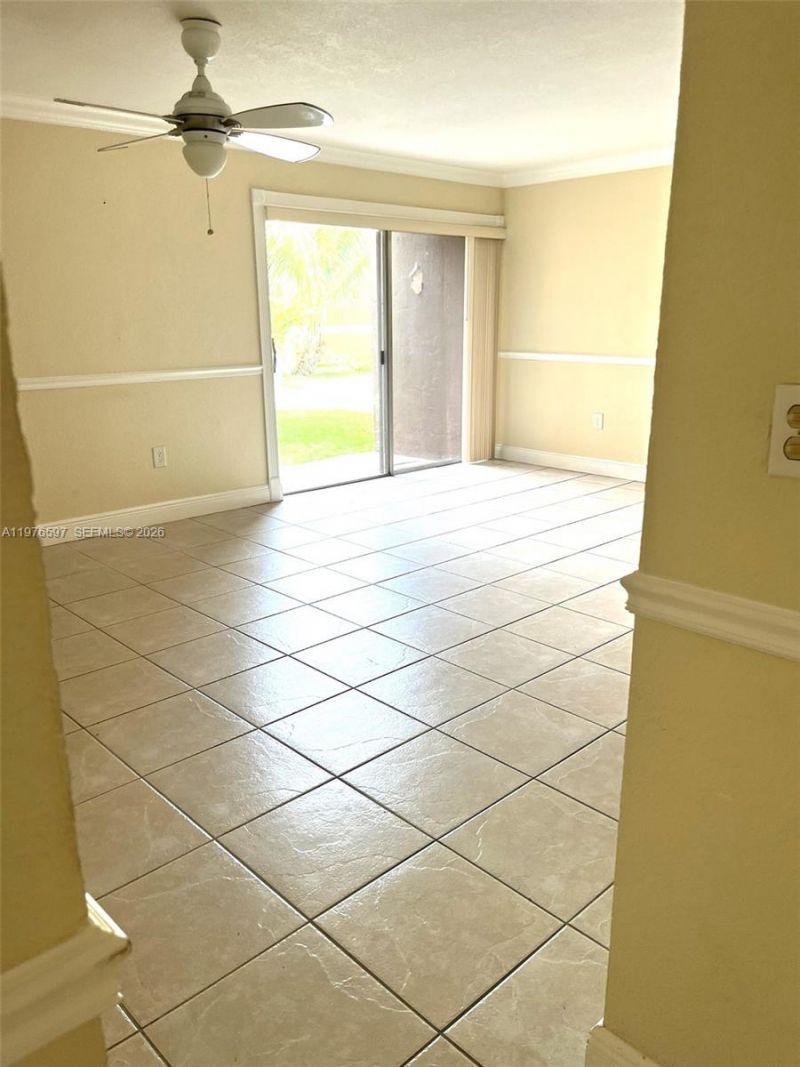 9493 SW 76th St , Unit L4, Miami, FL 33173 Photo