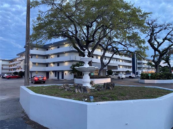 443 NE 195th St , Unit 436, Miami, FL 33179