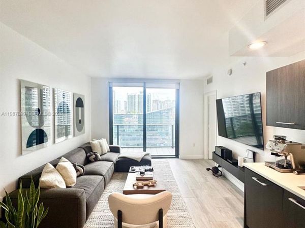 45 SW 9th St , Unit 2009, Miami, FL 33130