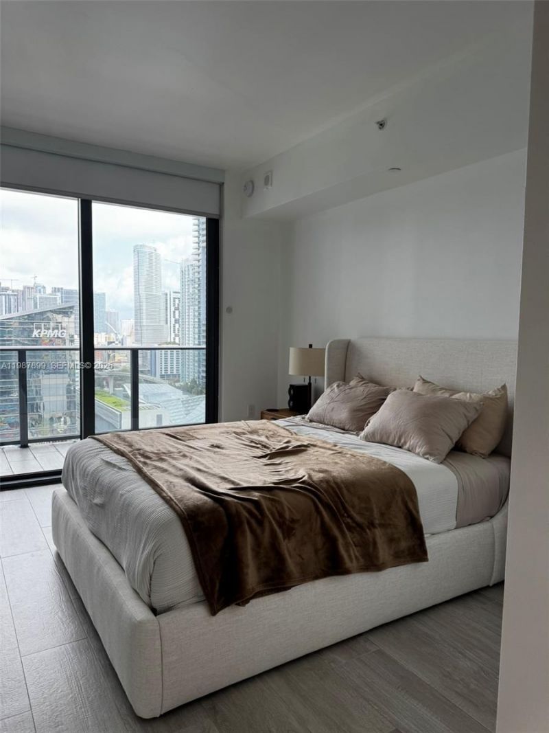 45 SW 9th St , Unit 2009, Miami, FL 33130 Photo