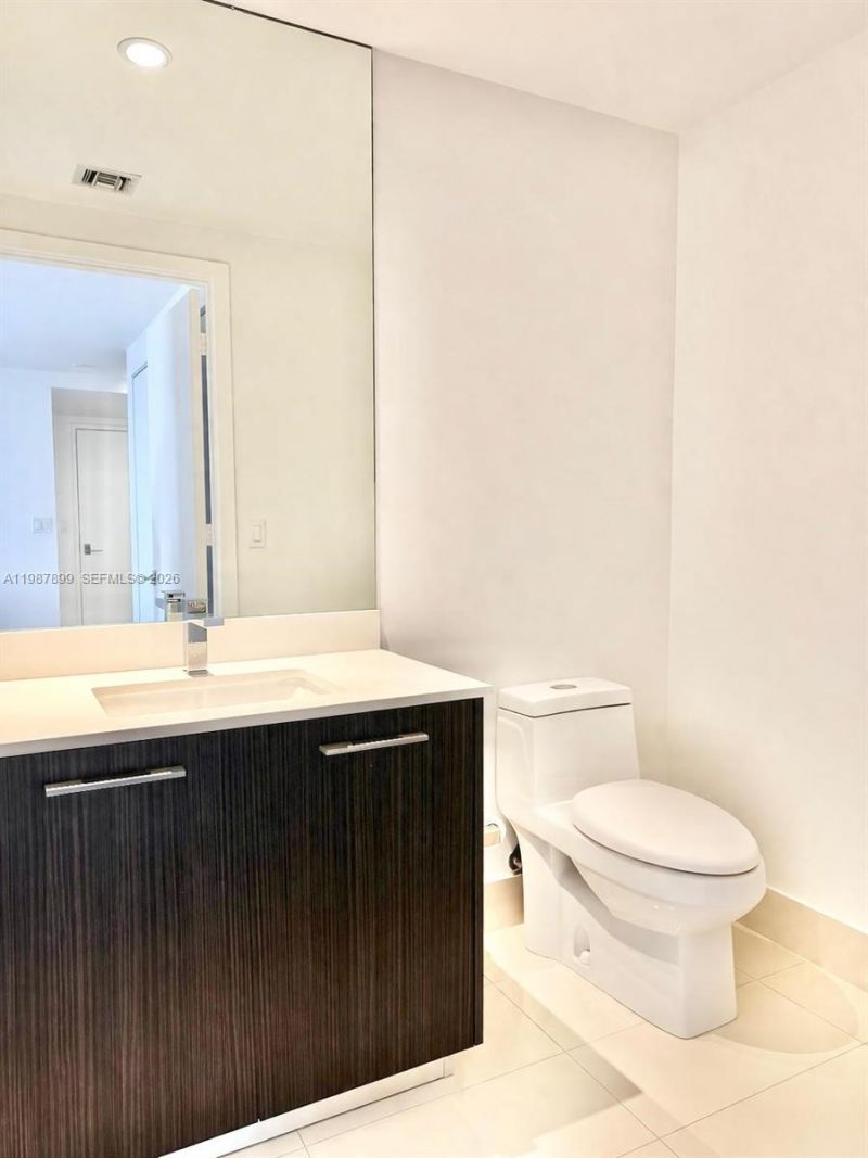 45 SW 9th St, Unit 2009, Miami, FL 33130 Photo