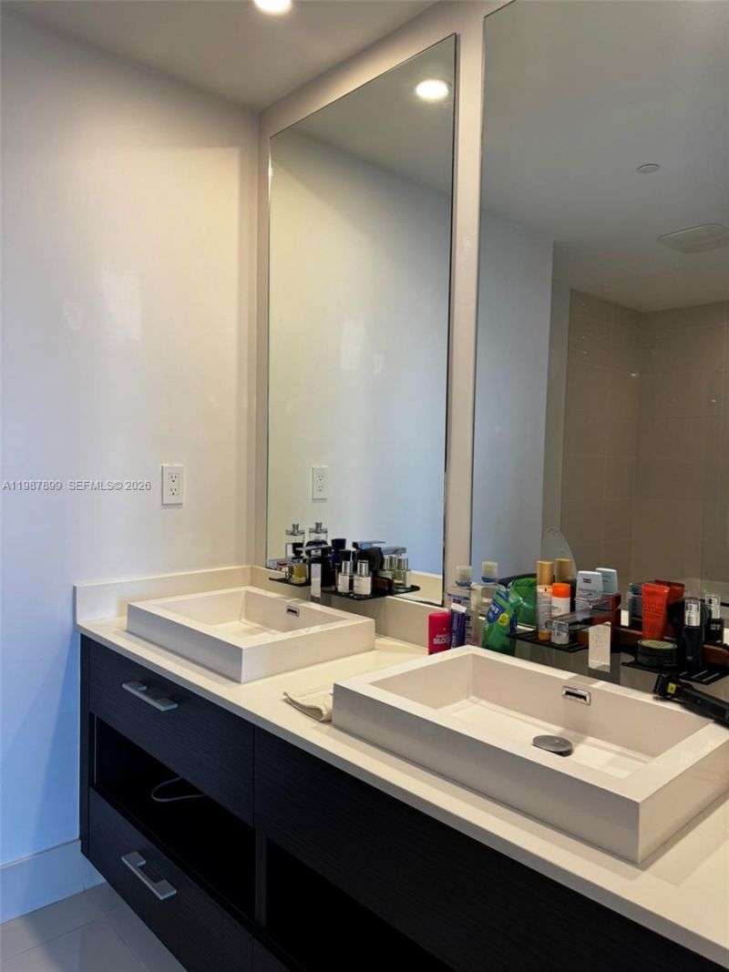 45 SW 9th St , Unit 2009, Miami, FL 33130 Photo